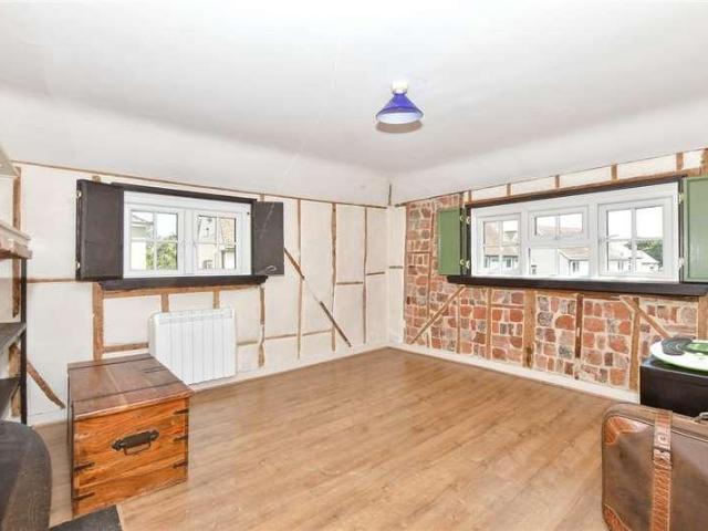 2 bed house for sale