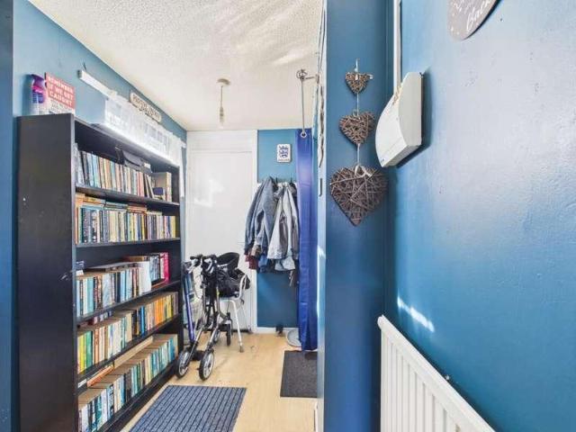 2 bed house for sale