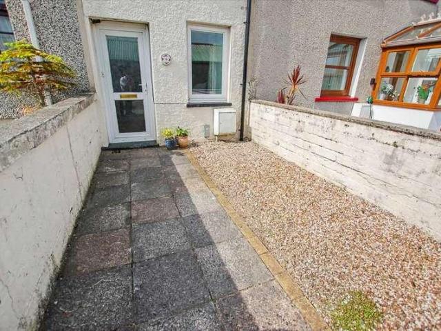 2 bed house for sale