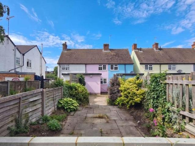 2 bed house for sale
