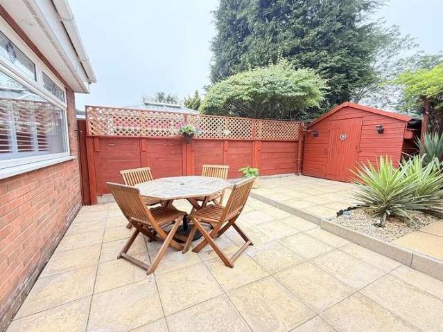 2 bed house for sale