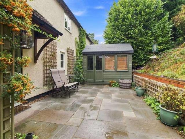 2 bed house for sale