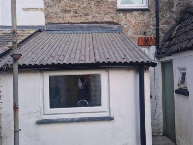 2 bed house for sale