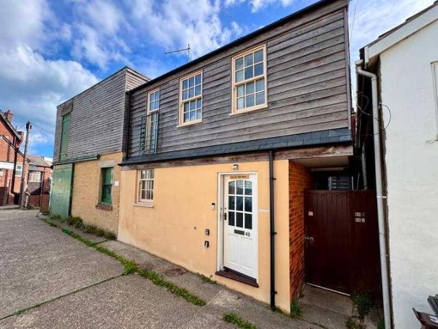 2 bed house for sale
