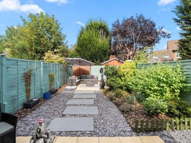 2 bed house for sale
