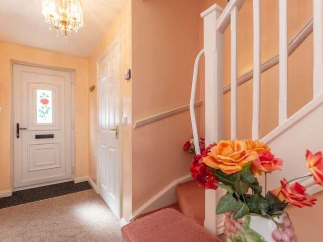 2 bed house for sale