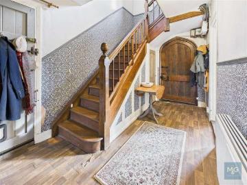 2 bed house for sale