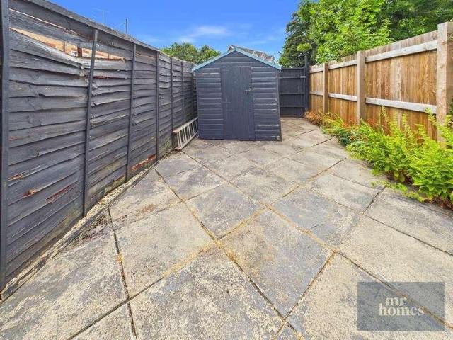 2 bed house for sale