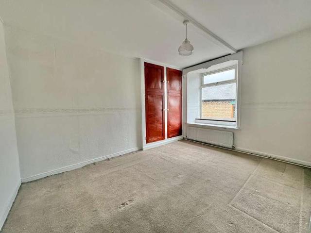 2 bed house for sale