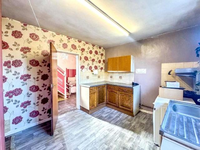 2 bed house for sale