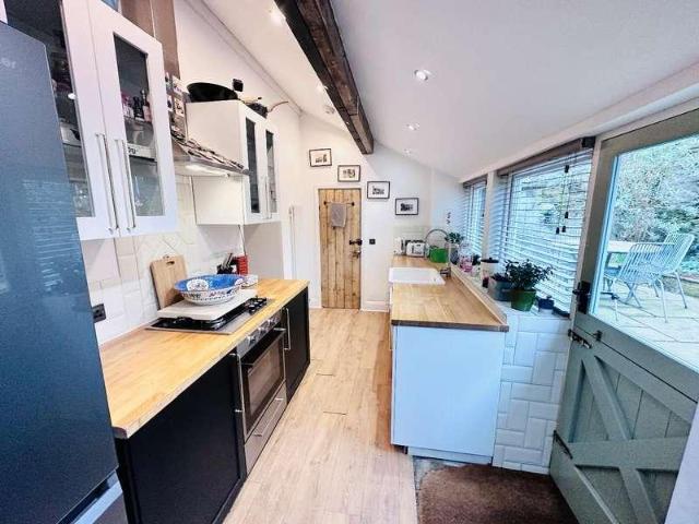2 bed house for sale
