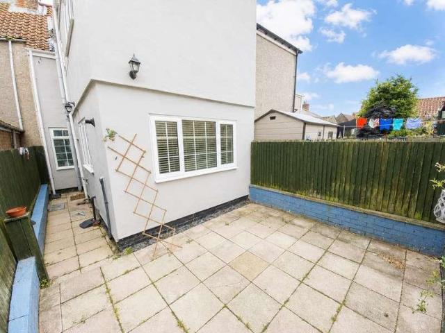 2 bed house for sale
