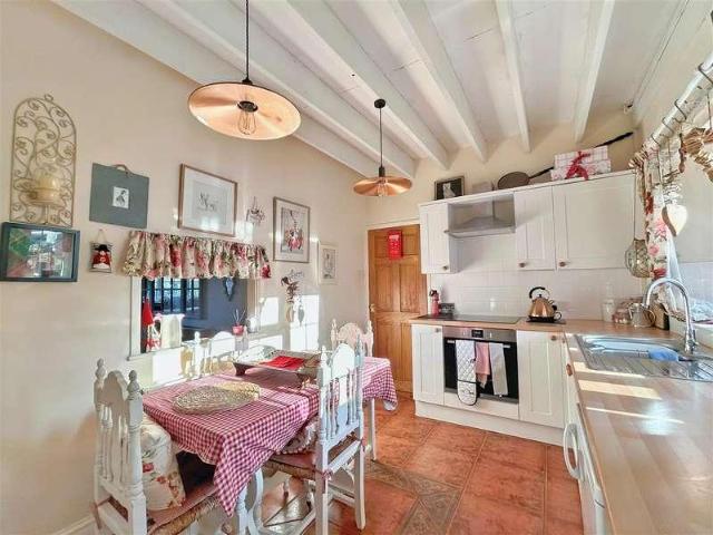 2 bed house for sale