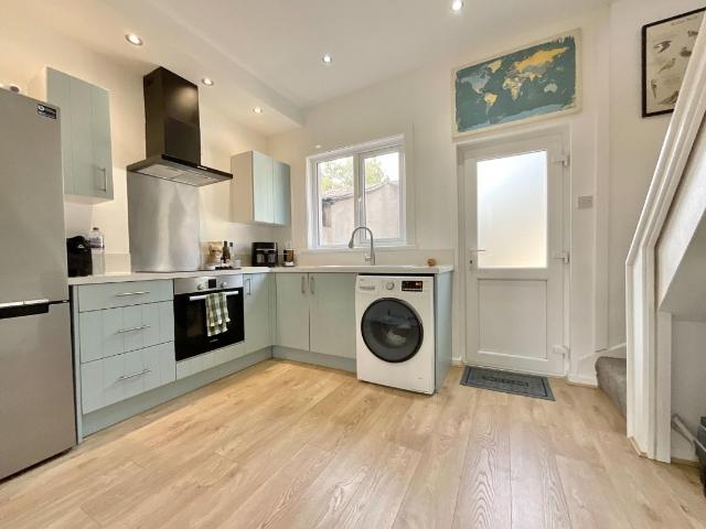 2 bed house for sale
