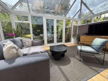2 bed house for sale