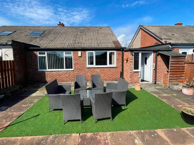 2 bed house for sale