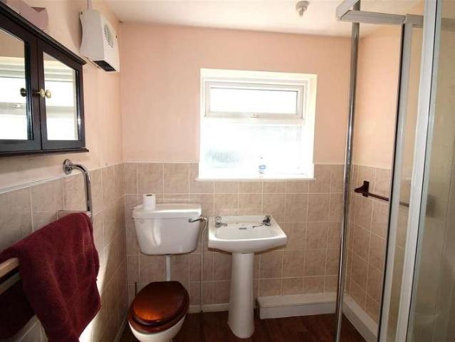 2 bed house for sale
