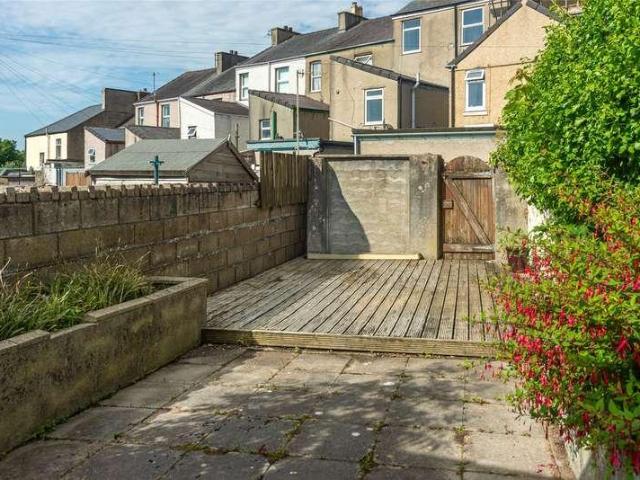2 bed house for sale
