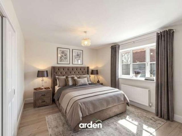 2 bed house for sale