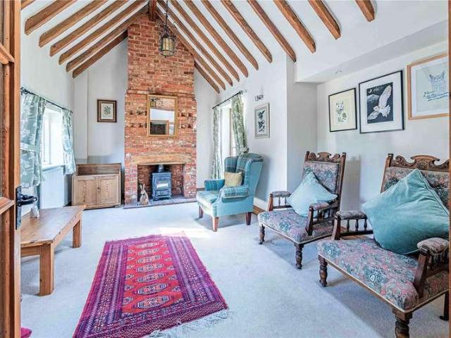 2 bed house for sale