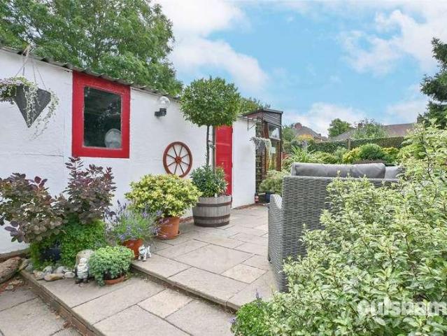 2 bed house for sale