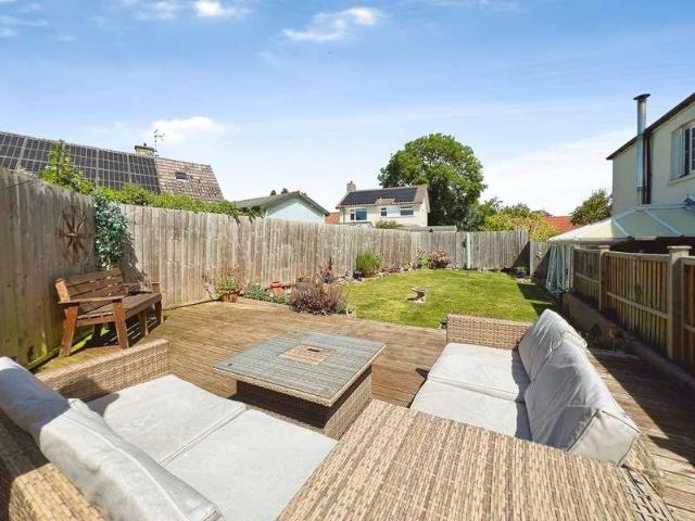 2 bed house for sale