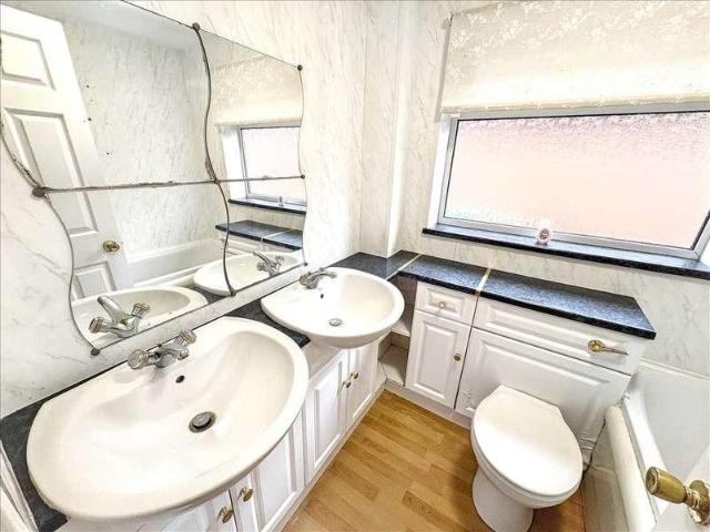2 bed house for sale