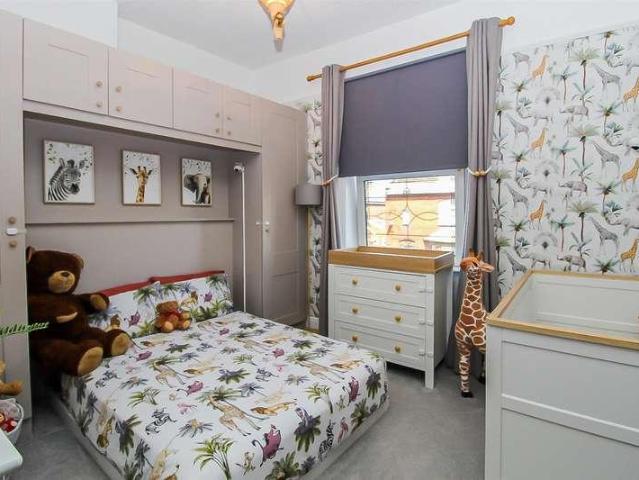 2 bed house for sale