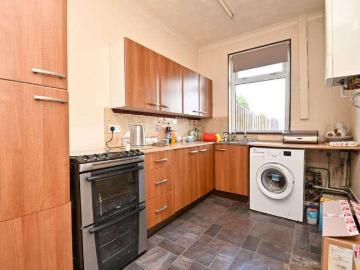 2 bed house for sale
