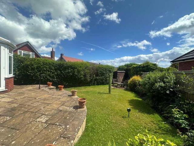 2 bed house for sale
