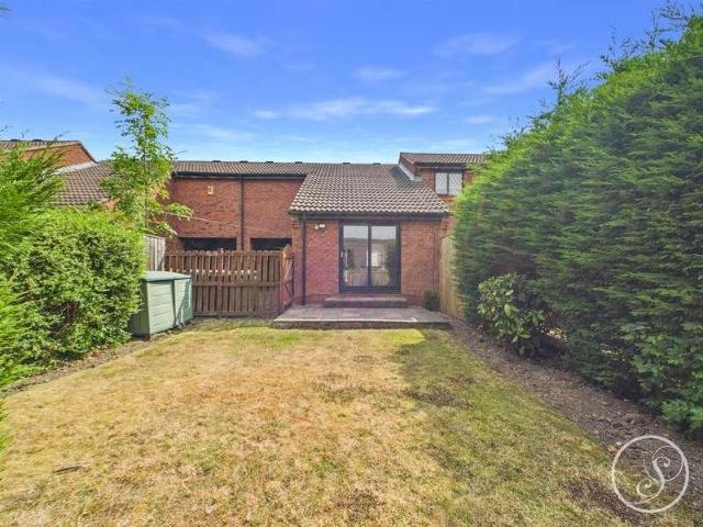 2 bed house for sale