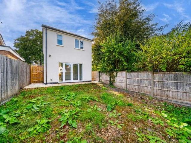 2 bed house for sale
