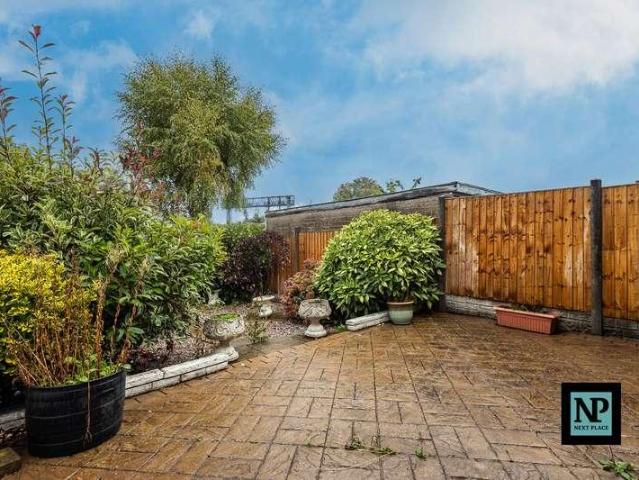 2 bed house for sale