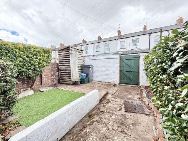 2 bed house for sale