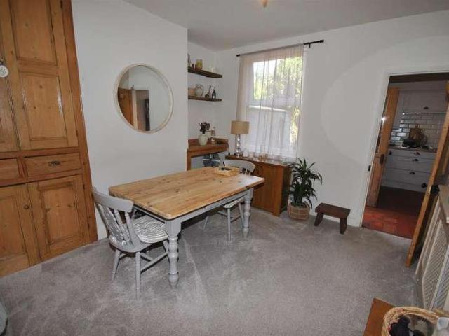 2 bed house for sale