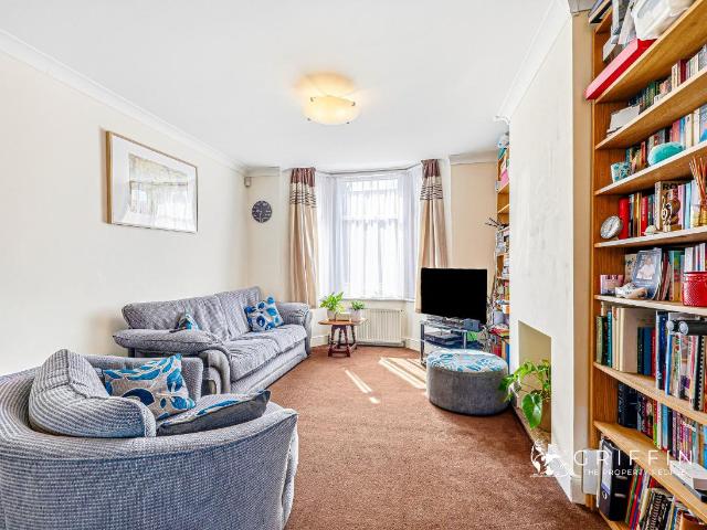 2 bed house for sale