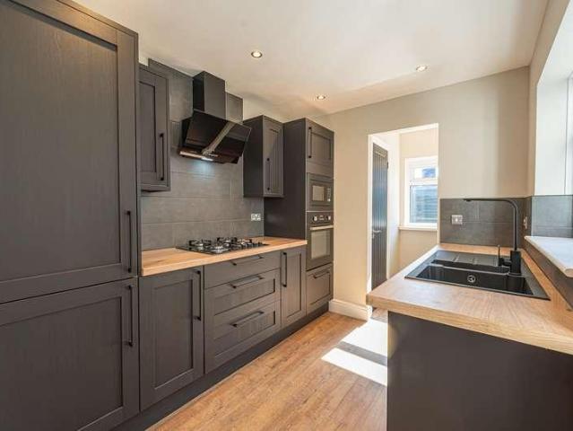 2 bed house for sale