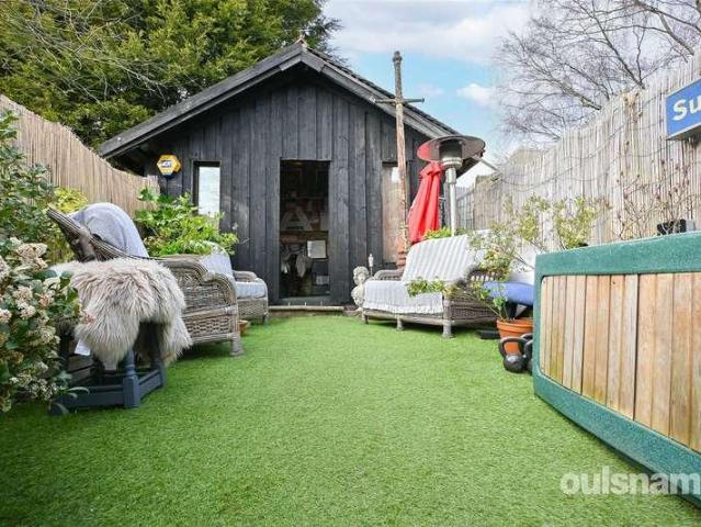 2 bed house for sale