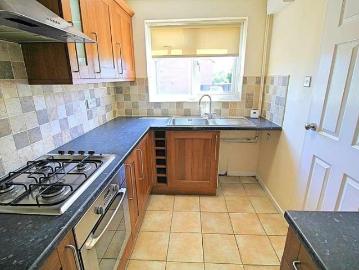 2 bed house for sale