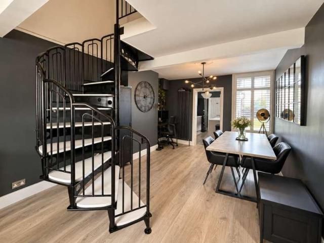 2 bed house for sale