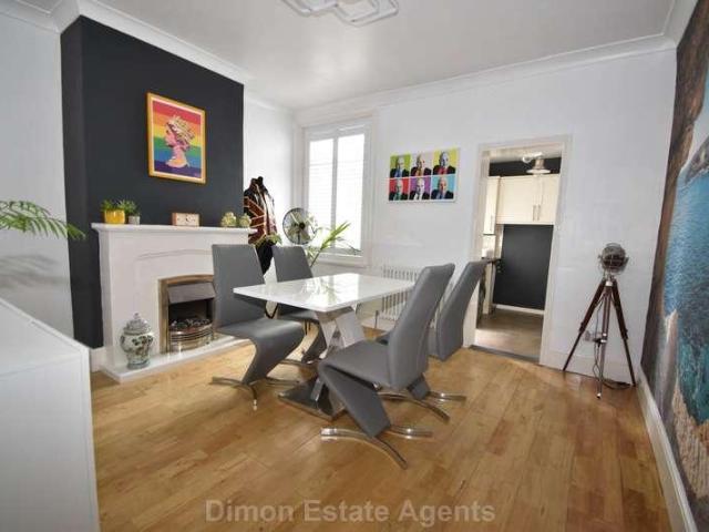 2 bed house for sale