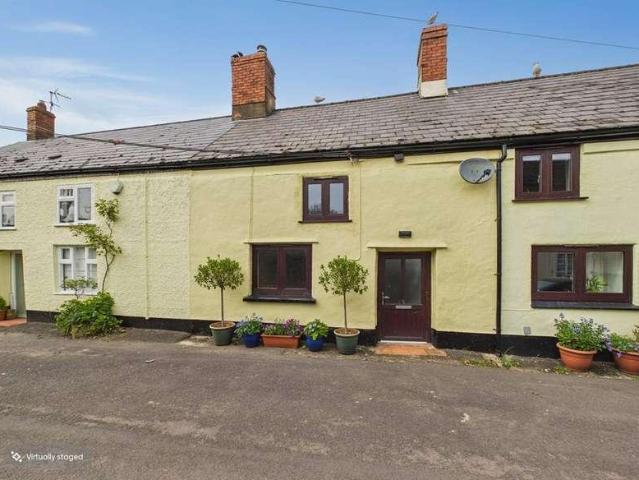 2 bed house for sale