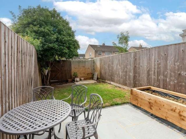 2 bed house for sale
