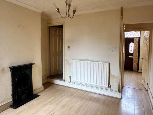 2 bed house for sale