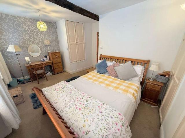 2 bed house for sale