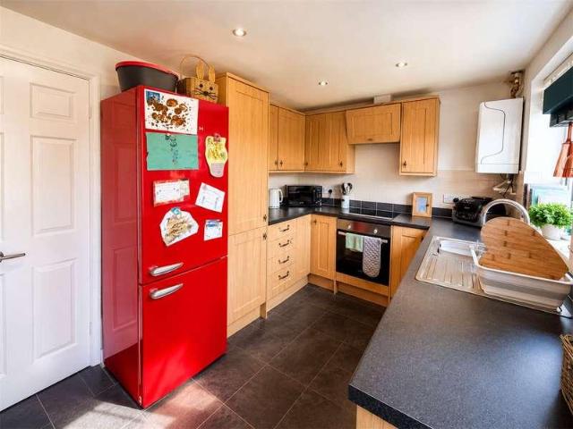2 bed house for sale