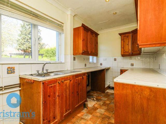 2 bed house for sale