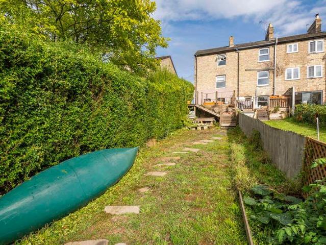 2 bed house for sale