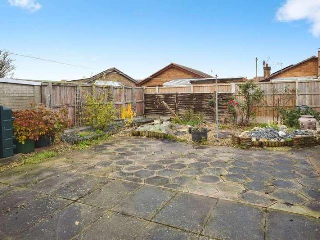 2 bed house for sale