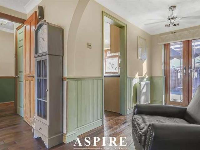 2 bed house for sale